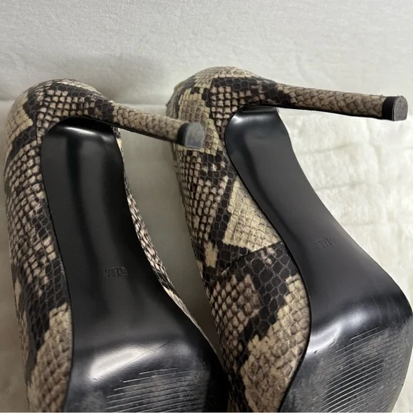 GUESS Snake Print Python Pumps 🐍 - Picture 9 of 10